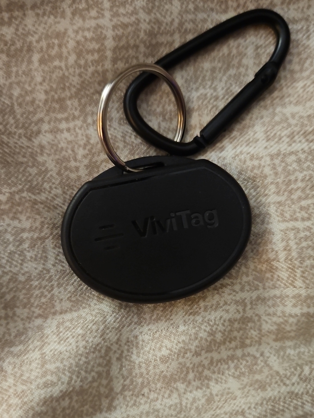 Black Bluetooth Tracker with Keyring and Carabiner